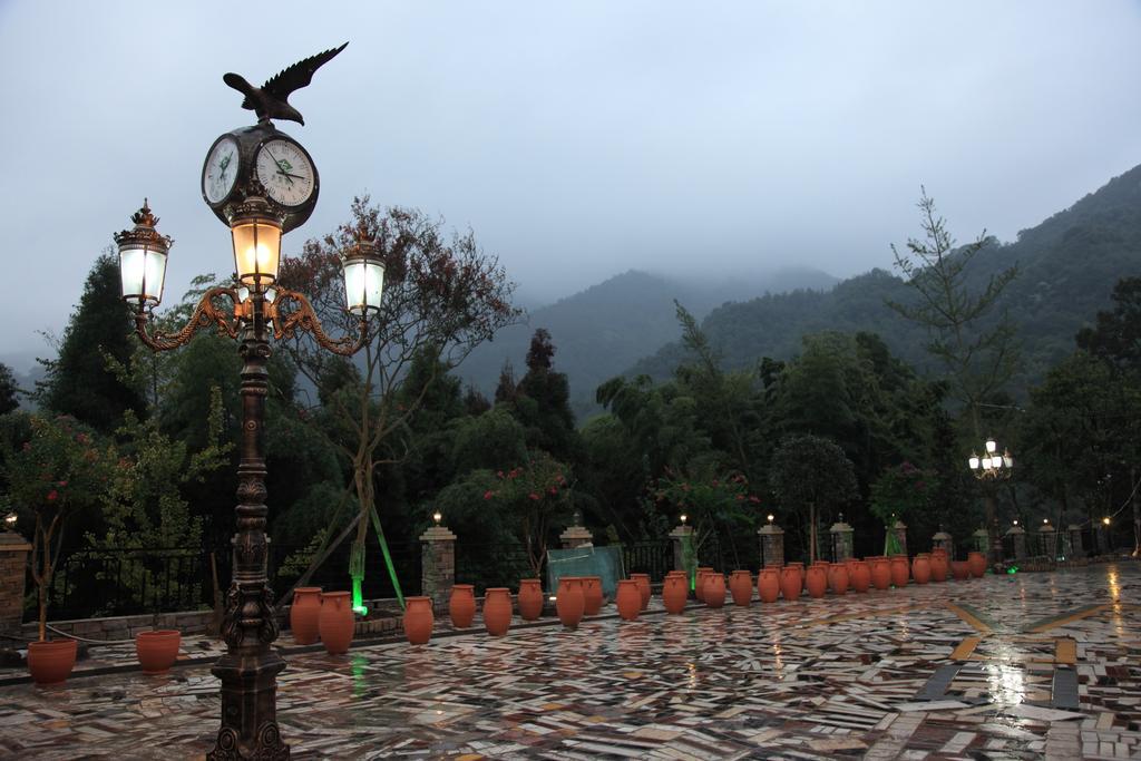 Panshan Tingquan Tuwo Holiday Resort เล่อซาน ภายนอก รูปภาพ